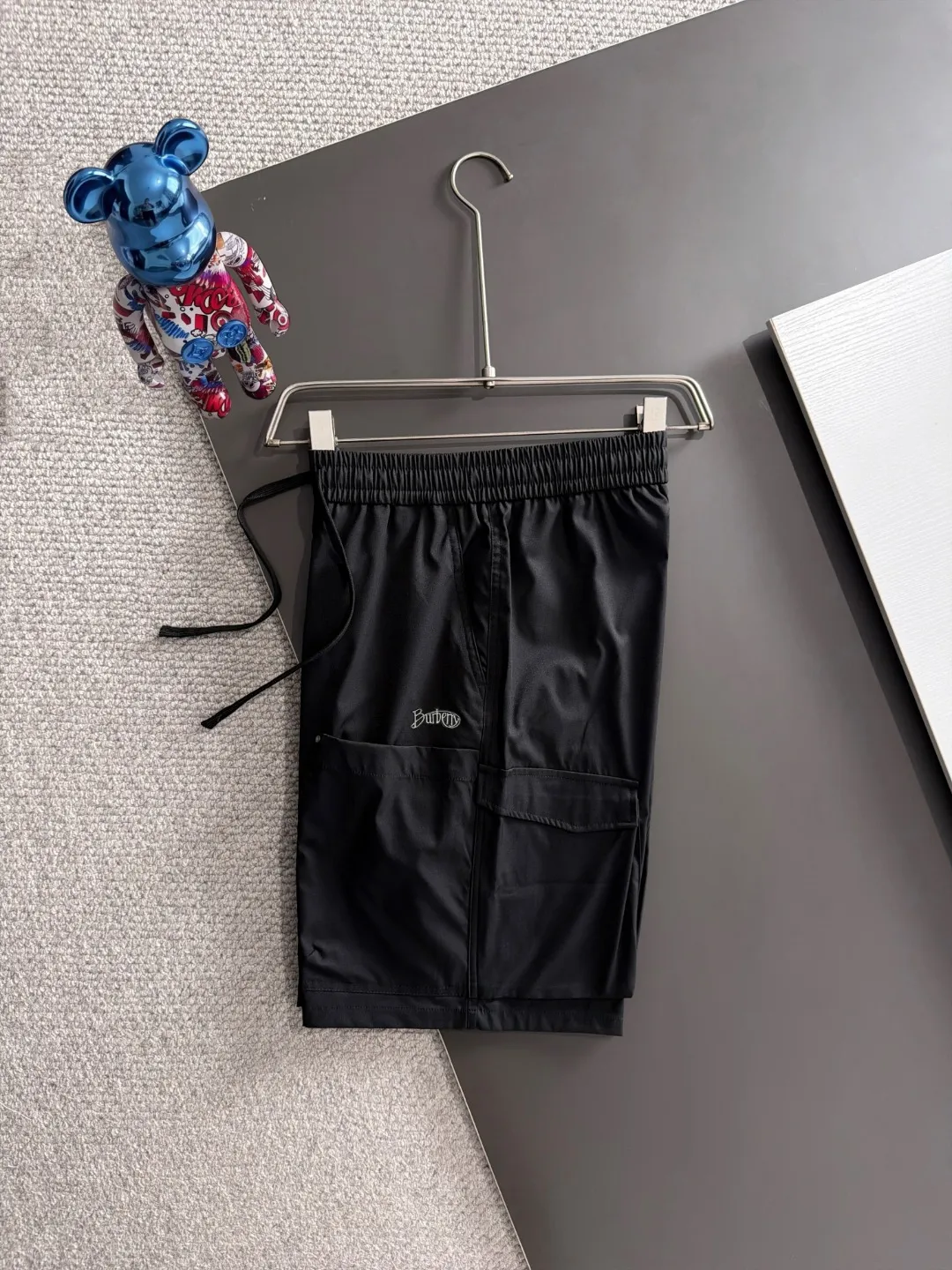 Next day shipment P160 Premium Burberry 2026 Spring/Summer New Arrival elastic band casual shorts, counter-customized fabrics Breathable, high comfort, impeccable details, brand element design concept, reflecting high quality. It feels delicate and soft! It presents a casual cut and the upper body shape is great! Sizes:S-3XL